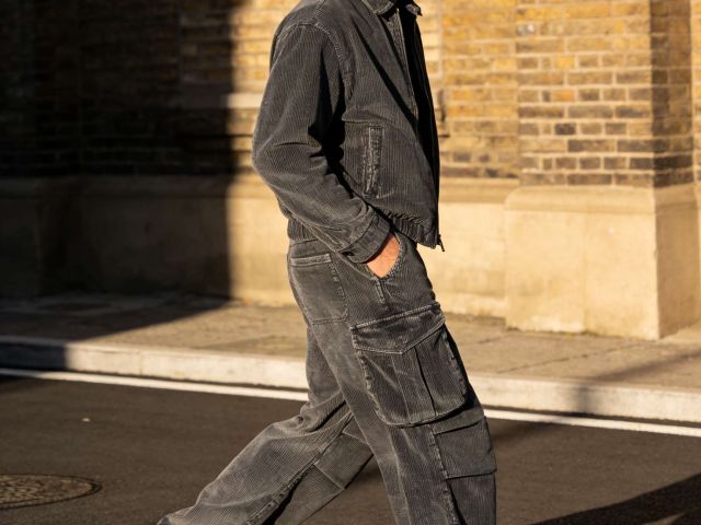 Durable work trousers with holster pockets designed for professional workers and industrial use