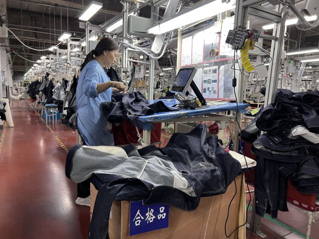 Garment piece inspection during denim production for quality consistency