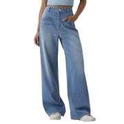 High Rise Relaxed Wide Leg Washed Jeans with Curved Pockets