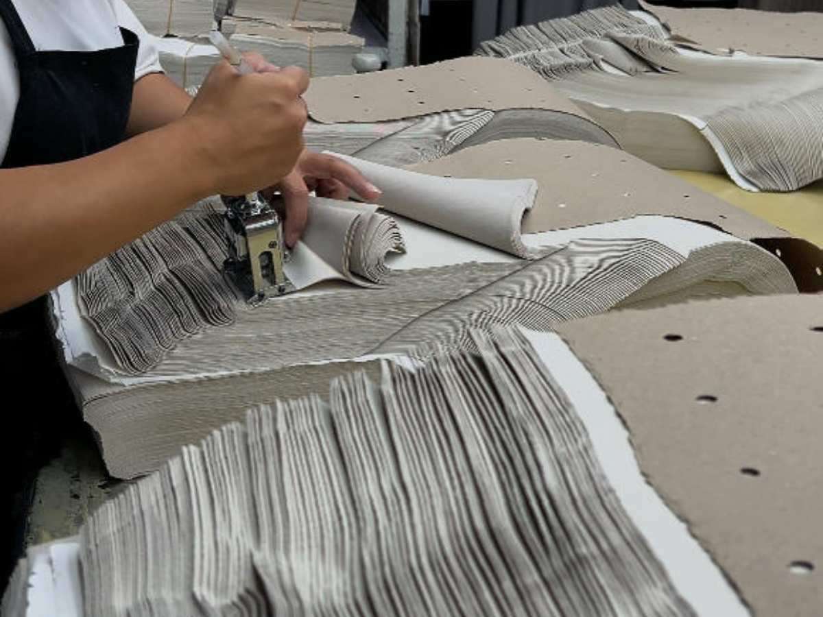 In-line workmanship inspection during bulk garment production