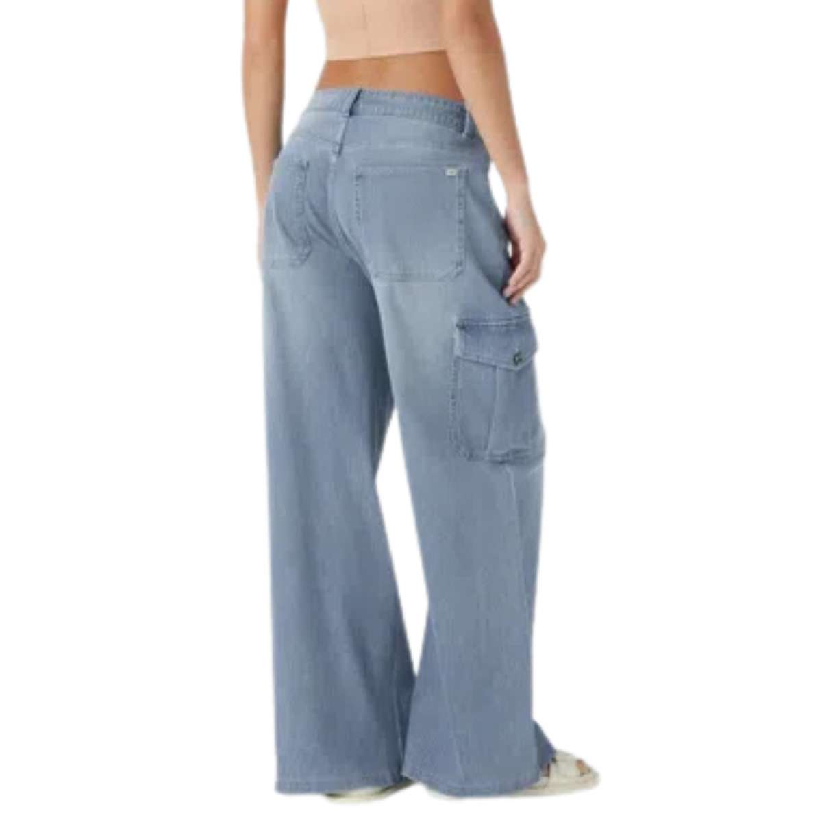 Low Rise Relaxed Wide Leg Cargo Jeans with Utility Pockets