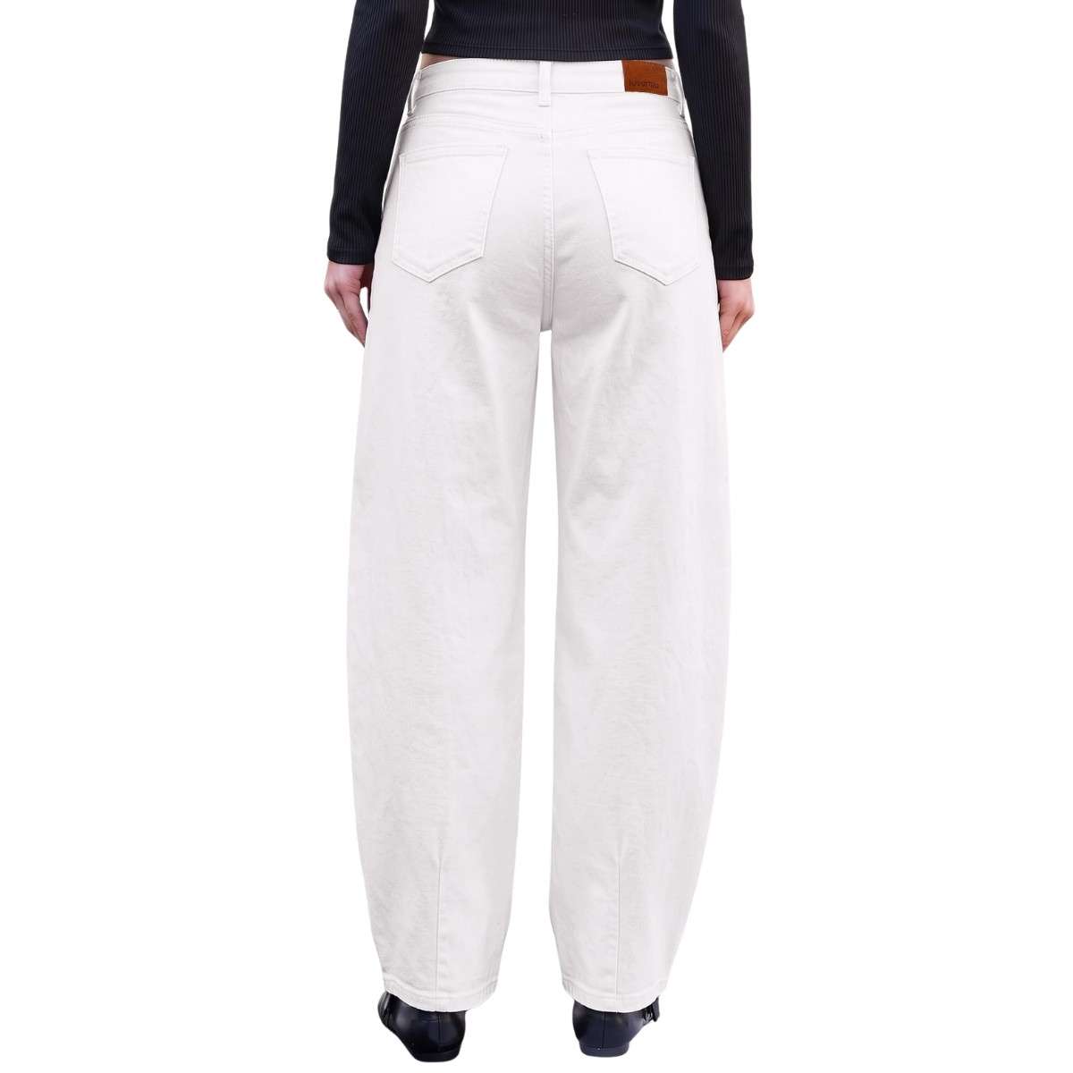 Relaxed Fit High Waisted Barrel Jeans