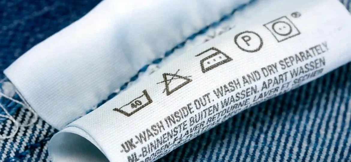Garment care label with washing and drying instructions